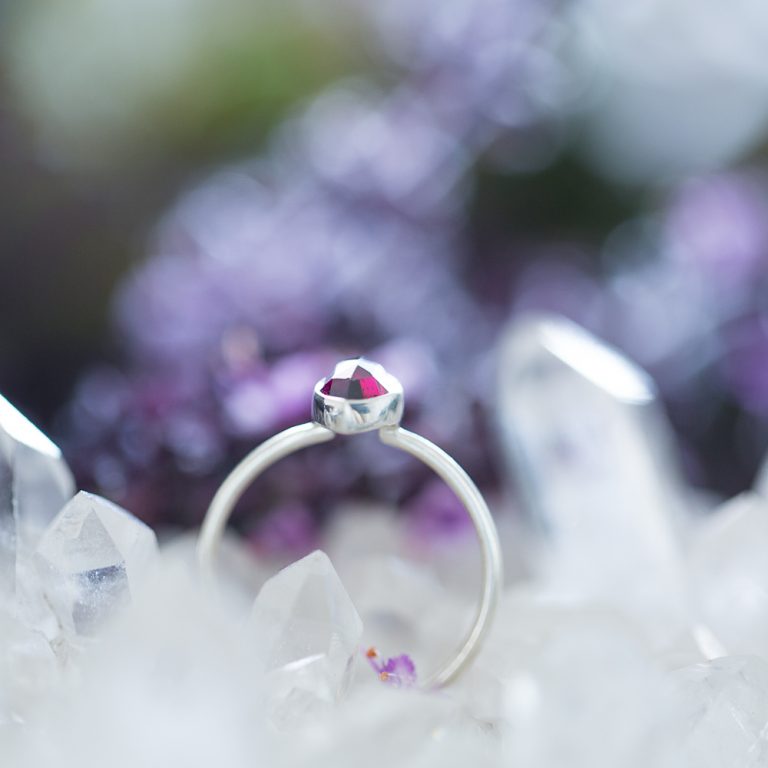 Garnet, Crystals, Online