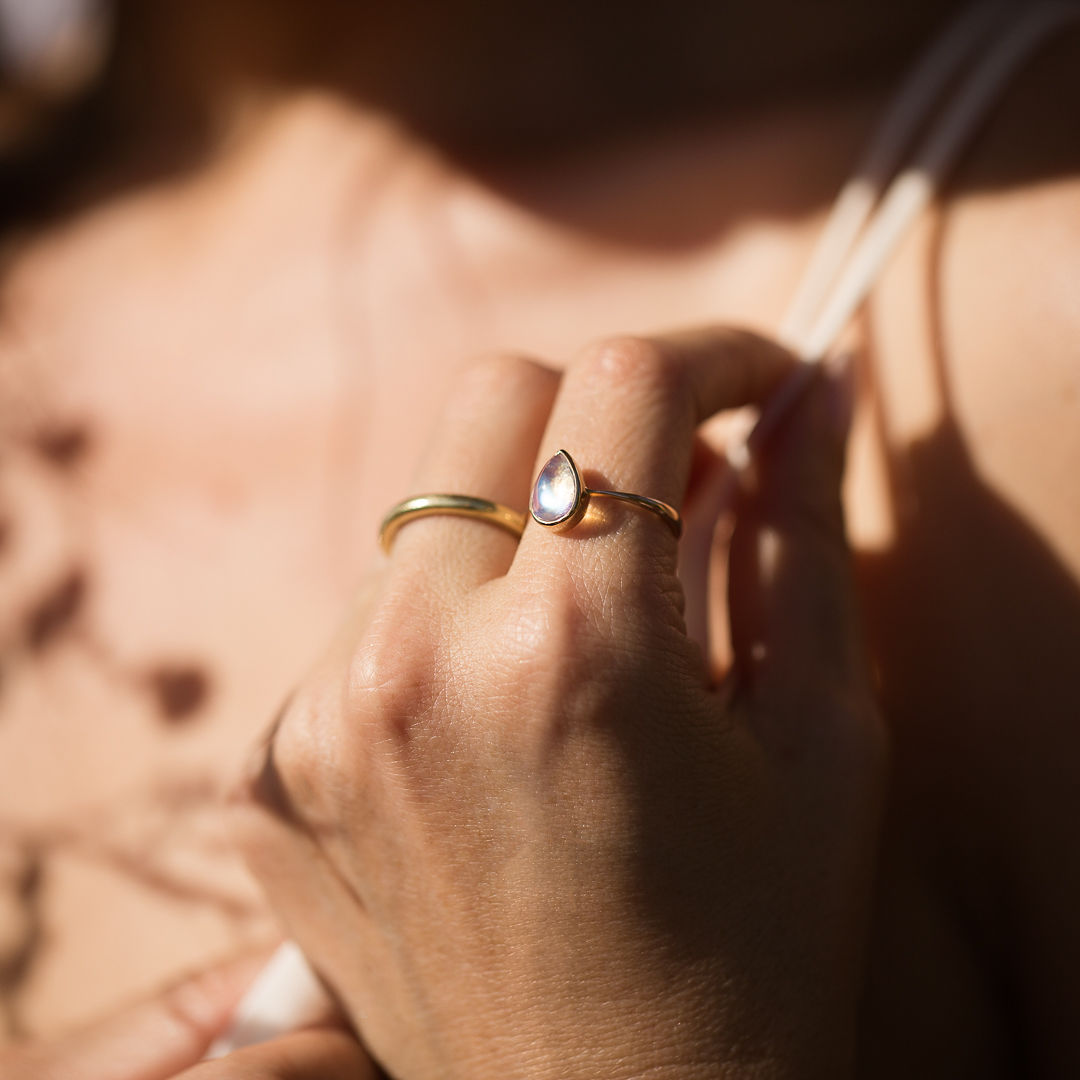 Moonstone Gold Ring, Engagement Ring, Online Jewellery
